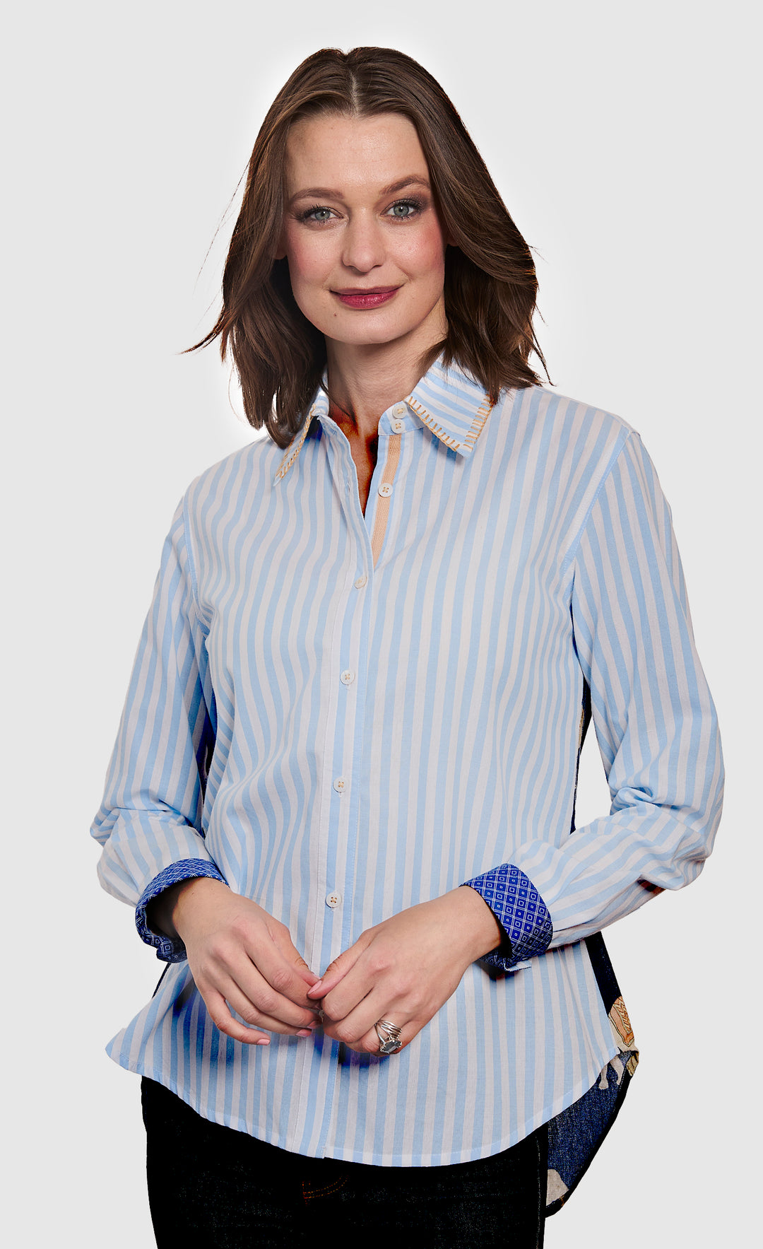 Chesapeake Hi Lo Top with Navy Ground Ellies on The Back